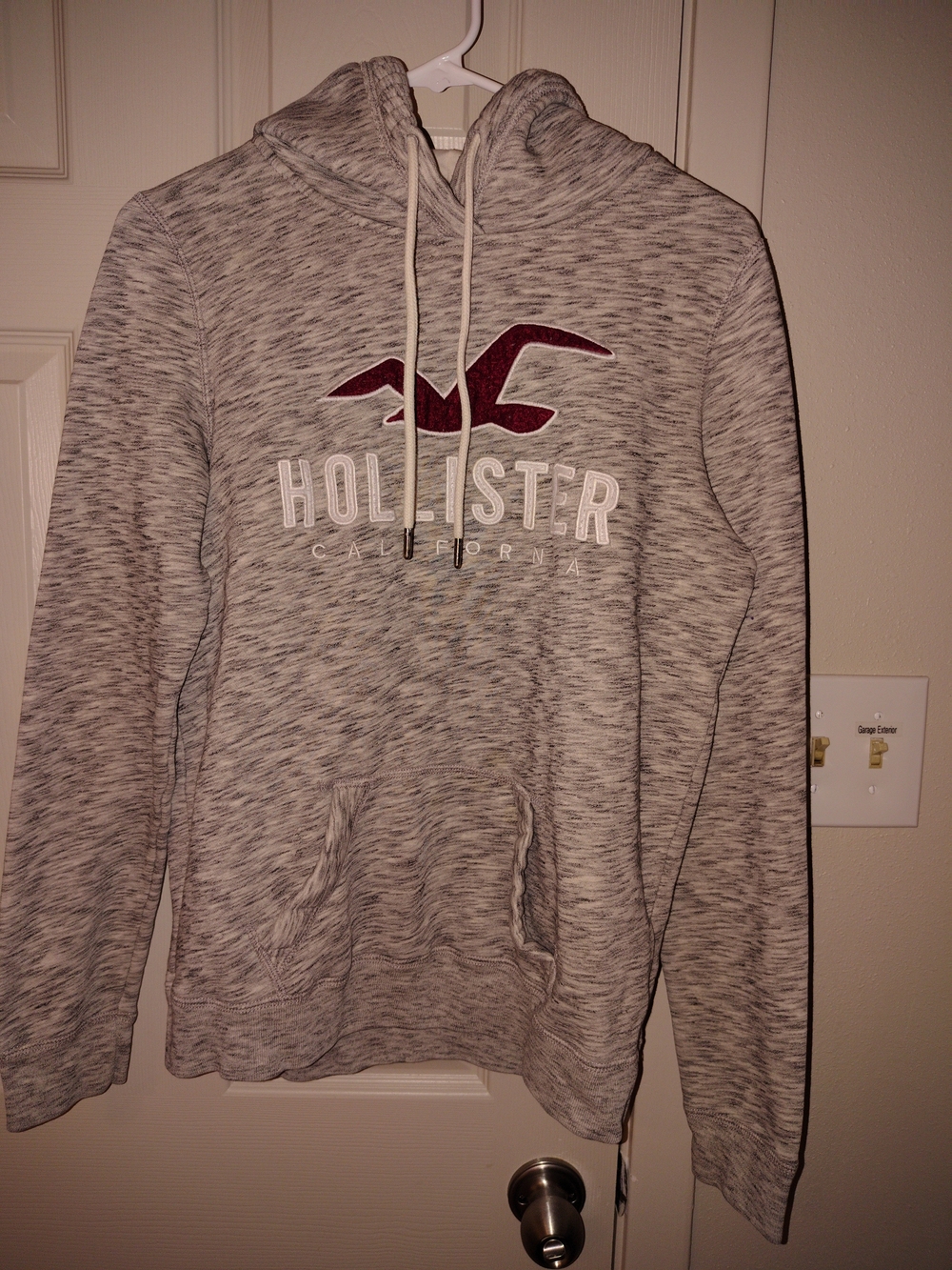 Hollister Men's Heather Gray Hooded Sweatshirt with Maroon Logo